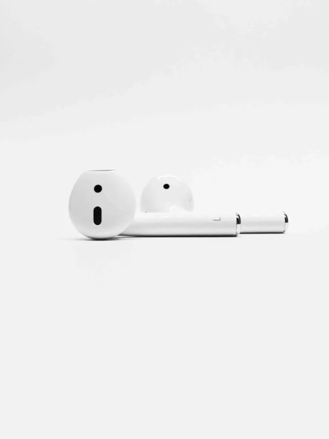 White Classic Watch - Image 3